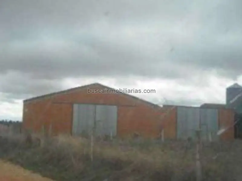 Parcela Rustica con Nave en Venta en Santiz Salamanca