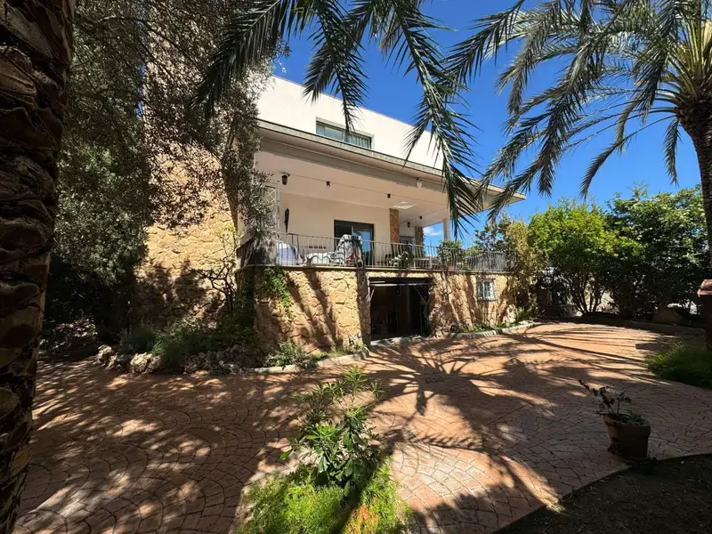 Chalet de Lujo en Venta en Riba roja de Turia con Piscina