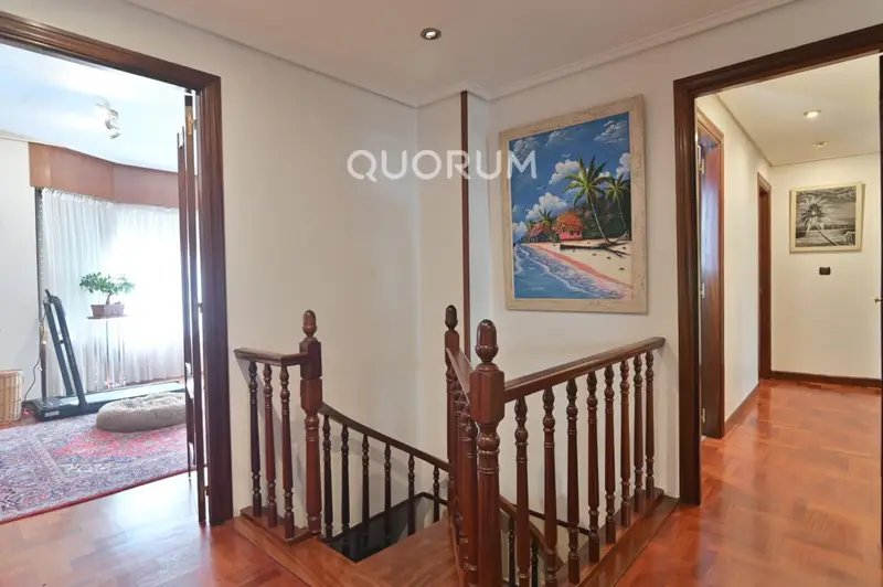 Vivienda Luminosa en Leioa con Jardín, Terraza y Garaje