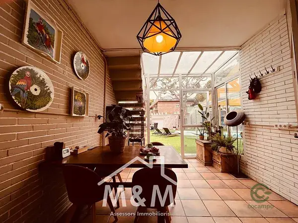 Casa en Castelldefels con Piscina Privada y Jacuzzi