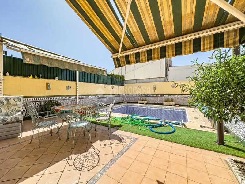 Casa en Venta Cullar Vega con Piscina y Aire Acondicionado