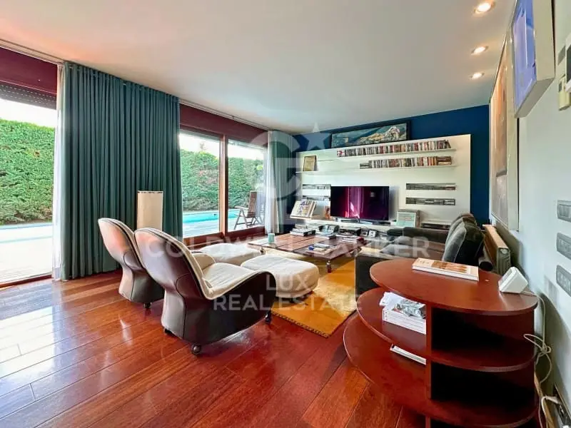 Chalet moderno en Costa Brava con piscina y 4 dormitorios