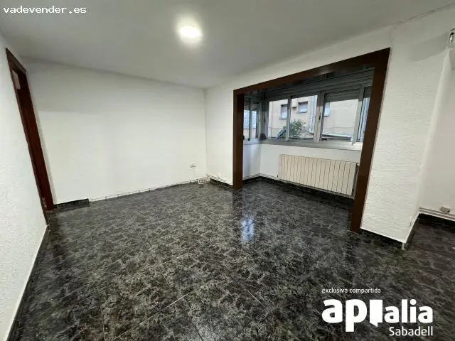 OPORTUNIDAD INVERSORES Piso 3 Dormitorios Sabadell