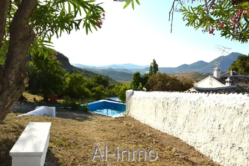 Venta Casa Rural con Piscina en Zahara