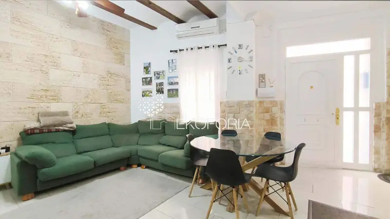 Chalet en venta en Burjassot Valencia 88m2 cerca del metro