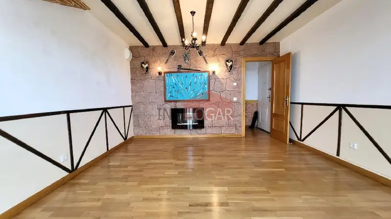 Venta Piso con Terraza en Hervencias Avila