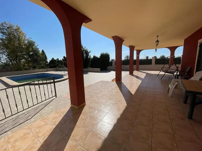 Villa en Venta Albatera 3 Dormitorios Piscina Jardin 11000m2