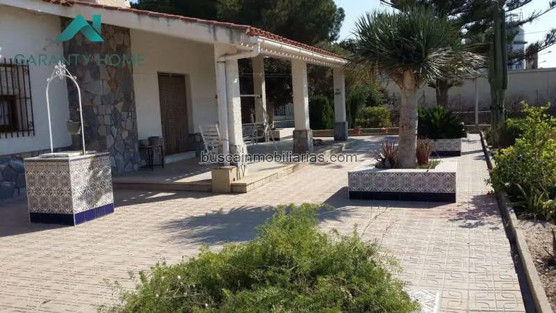 Chalet en Venta Elche 6 Dormitorios Piscina Parcela 2500m2