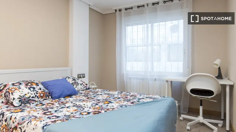 Habitación en piso compartido en Zaragoza