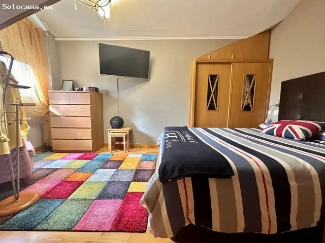 Chalet Adosado en Torrelavega: Ideal Familias