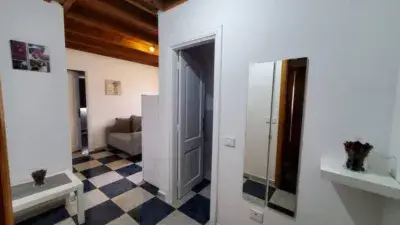 Villa en Playa Honda Lanzarote: 5 Dormitorios, 5 Baños, Jardín y Vistas al Mar