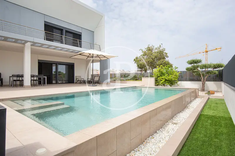 Chalet independiente en venta en Almenara