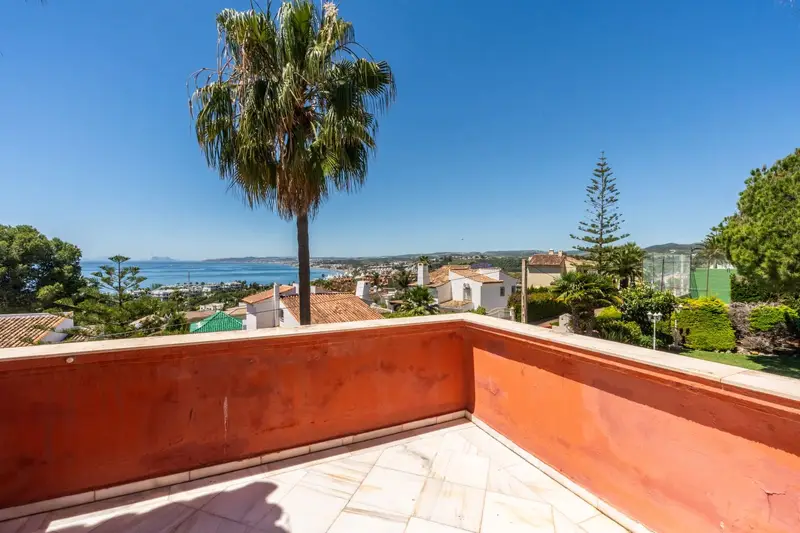 Villa de Lujo en Seghers Estepona 6 Dormitorios Piscina y Vistas al Mar