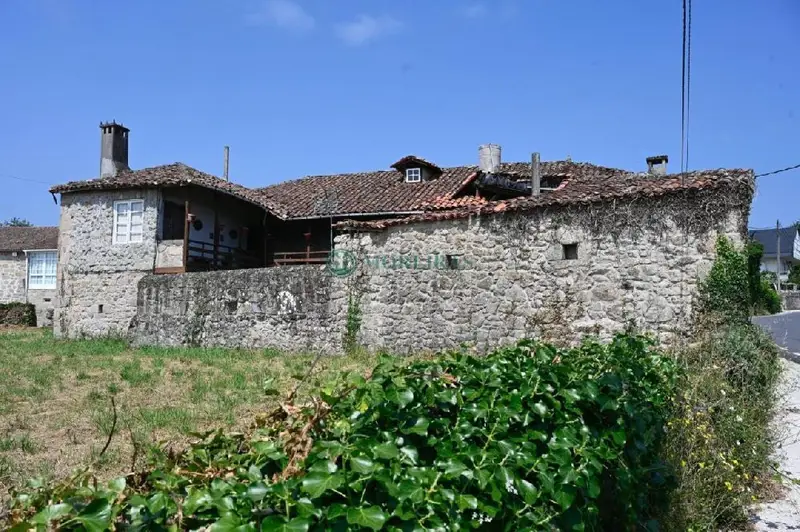 Casa con Jardin en Pantón, A Ferreira