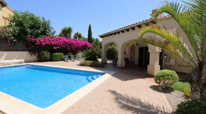 Villa de Lujo 4 Dormitorios Hacienda del Alamo