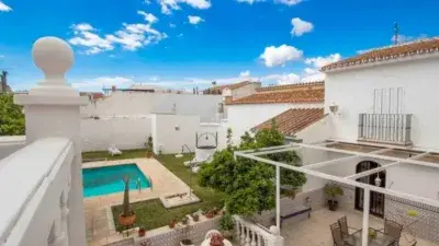Casa en Venta Velez Malaga: Gran Propiedad con Piscina y Jardin