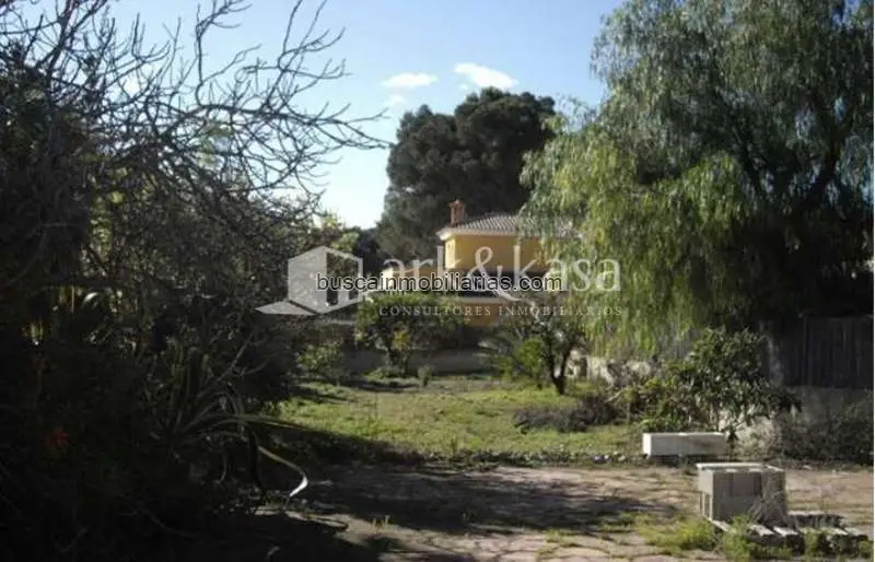 Parcela en Venta en L'Eliana 607m² Cerca del Metro