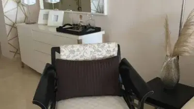Apartamento en Alquiler La Quinta 2 Dormitorios Lujo