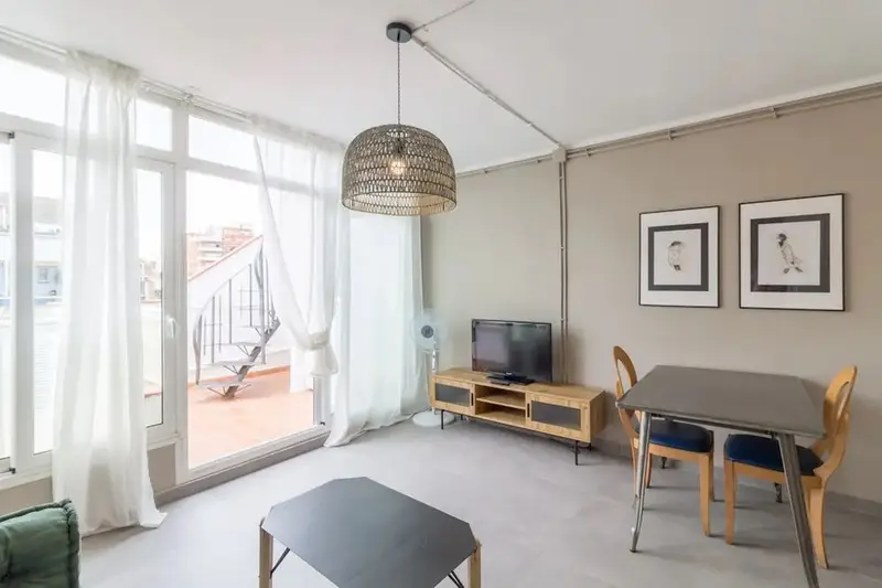 Apartamento en alquiler Barcelona 2 dormitorios 1 ba
Atico Carrer del Vallès