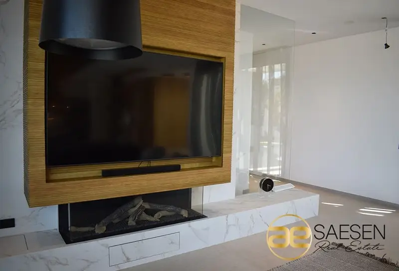 Chalet en venta en Albir con piscina y jacuzzi