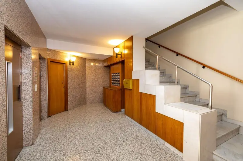 Piso en venta en Centro Granada 130m2 4 habitaciones 2 baños