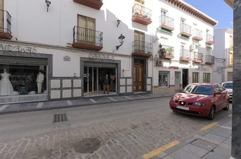 Venta Local Comercial con Trastero Montefrío Centro