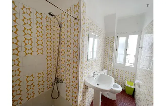 Alquiler Apartamento 3 Dormitorios Granada 3-24 Meses