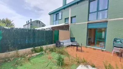 Chalet adosado en venta en Calle de los Servales