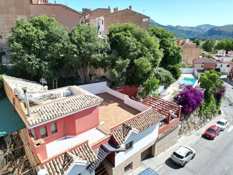 Chalet de Lujo en Vélez de Benaudalla con Piscina y Jacuzzi