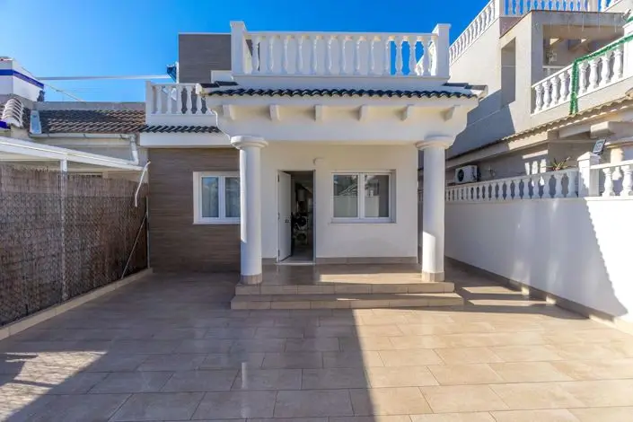 Villa 3 Dormitorios El Chaparral Reformada