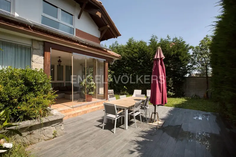 Chalet en venta Getxo 378m2 Jardin Garaje Doble