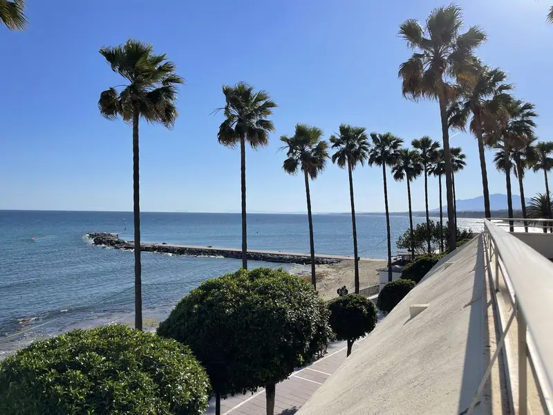 Apartamento 4 Dormitorios Marbella Primera Linea de Playa