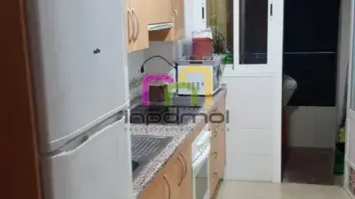 Apartamento en Venta Llerena: 2 Dormitorios, Cocina Equipada, Ascensor