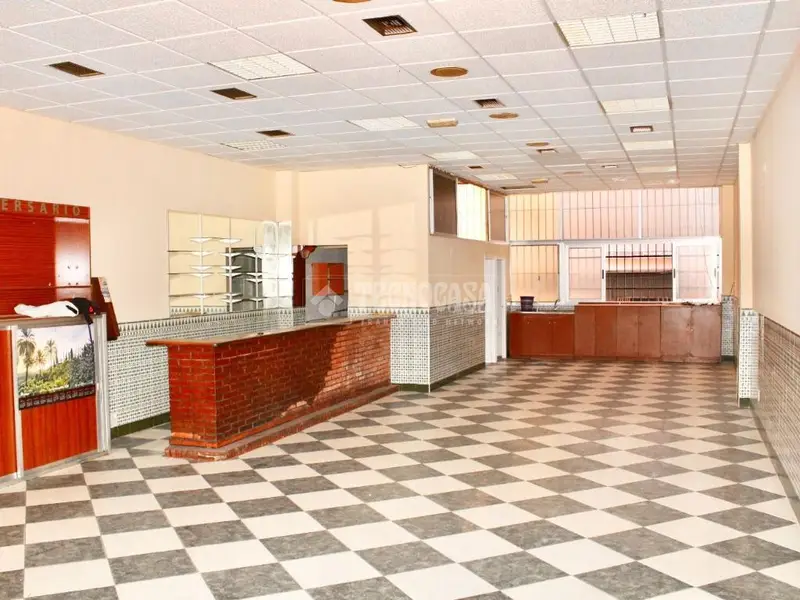 Local comercial en venta en El Palo