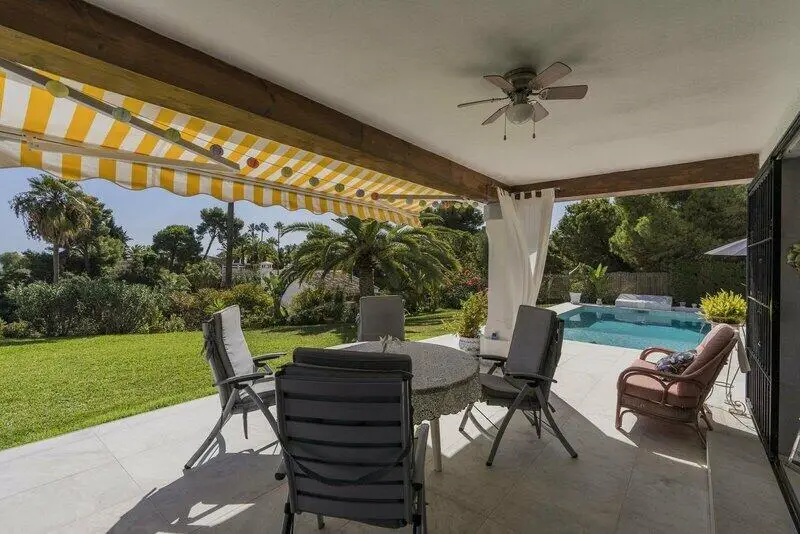 Villa en Calahonda con Vistas al Mar 3 Dormitorios 2 Baños
