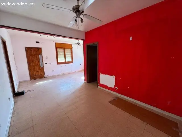 Casa con Jardin y Piscina para Reformar en Piera