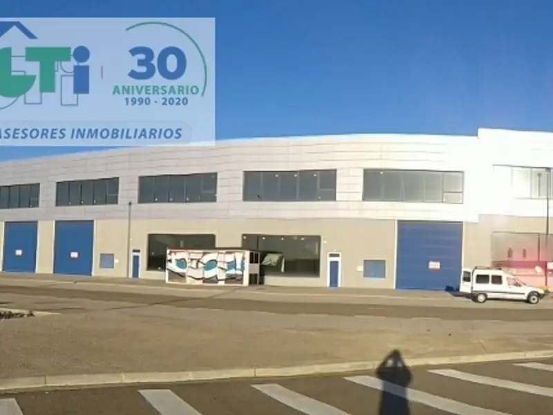 Nave Industrial 1600m² Zaragoza Polígono Puerta Norte