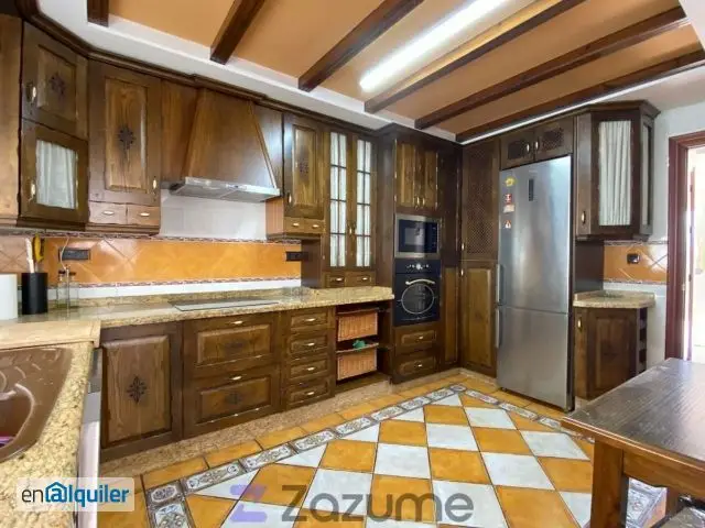 Chalet con Piscina y Jacuzzi en Albolote