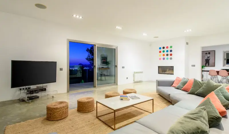 Casa-Villa de 6 Dormitorios alquiler Ibiza, España