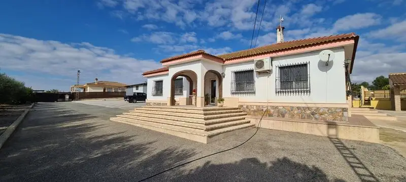 Villa en Venta Orihuela 3 Dormitorios 10000m2