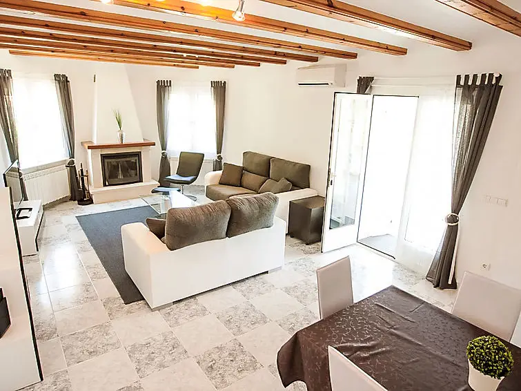 Casa-Villa de 3 Dormitorios alquiler Pegó, España
