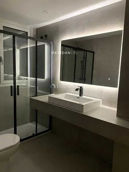 Atico en Barcelona Recien Renovado 4 Dormitorios 2 Baños Terraza