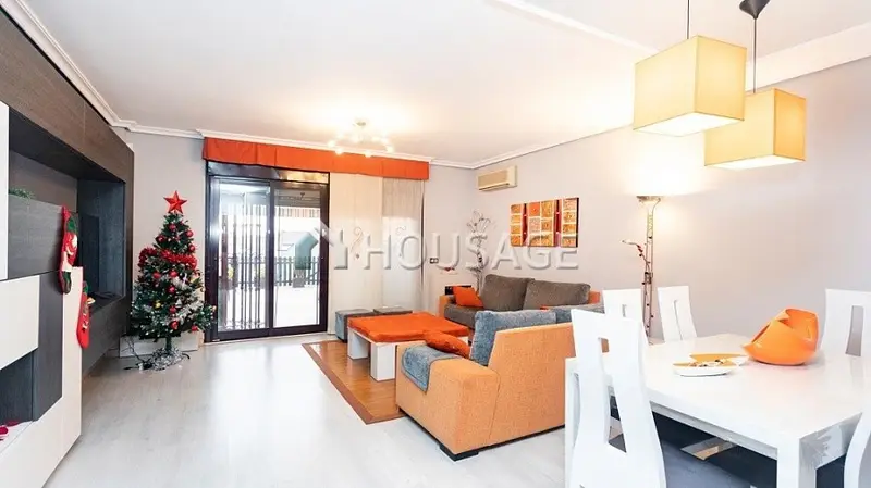 Chalet Adosado en Parque Coimbra con Piscina y Jardín