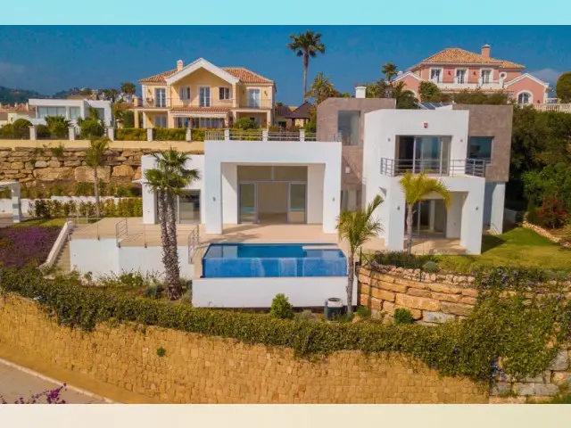 Villa de Lujo 4 Dormitorios Benahavis Vistas al Mar