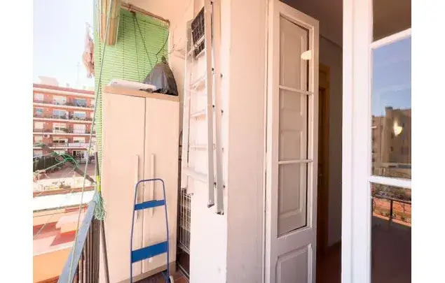 Habitaci
ón 70m
² en Barcelona - Amueblada y Luminosa