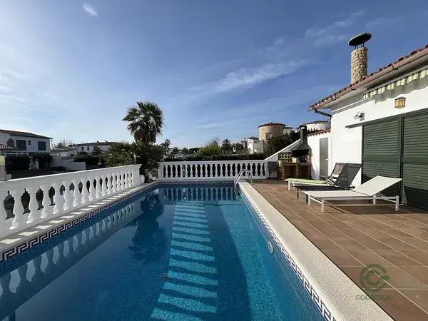 Villa en Ampuriabrava Costa Brava con piscina y amarre