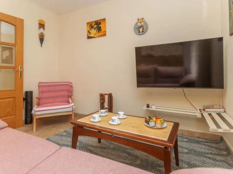 Apartamento 2 Dormitorios El Pineda Cerca de la Playa
