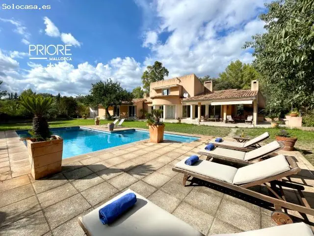 Espaciosa Villa Con Pista De Tenis Y Piscina