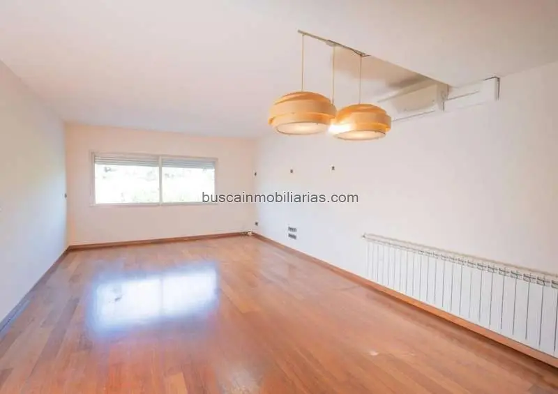 Casa Adosada en Palamós 300m2 con 2 Apartamentos