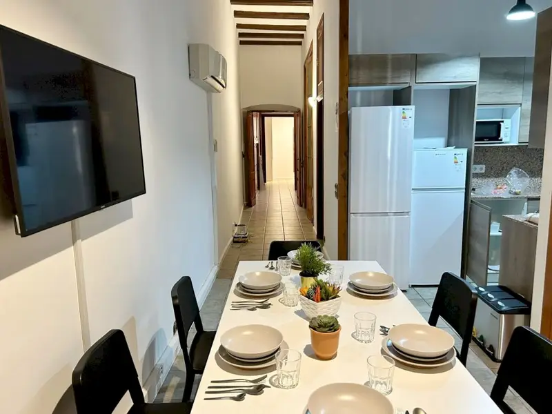 Habitacion Amueblada en Piso Compartido Calle Avinyo Barcelona